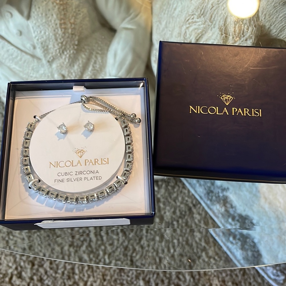 Nicola Parisi Cubic Zirconia, Fine silver plated tennis bracelet and earring set